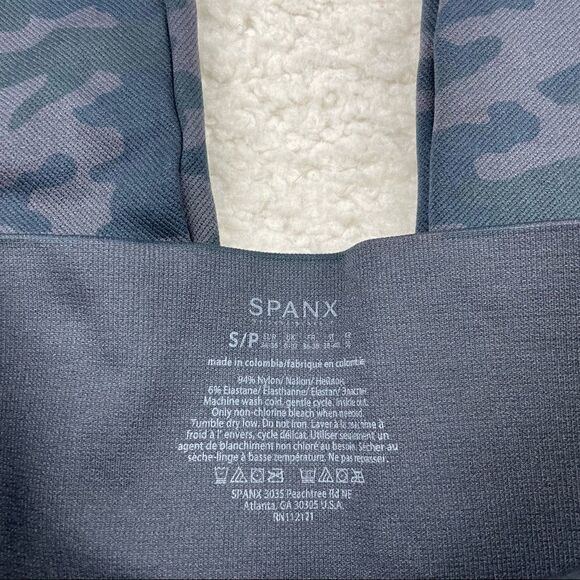 Spanx Seamless Camo Leggings  - Picture 4 of 4